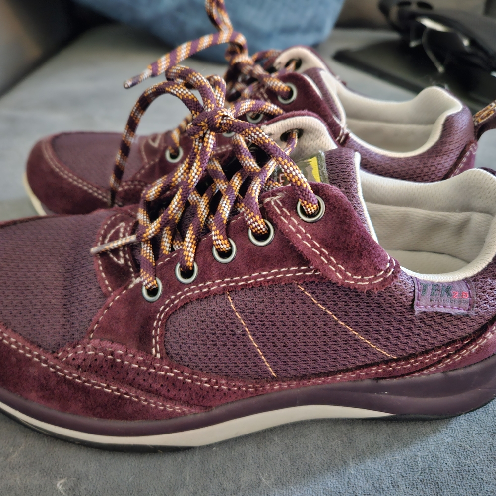 LL Bean Purple Waterproof hiking Sneakers